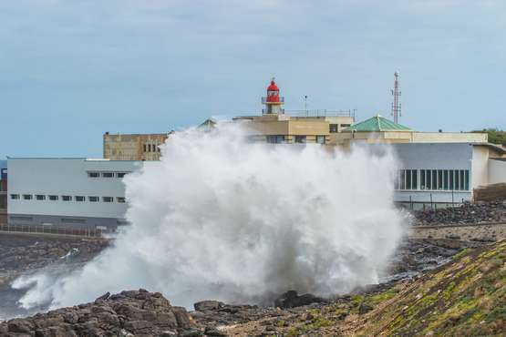 Montañas de agua en la costa de Telde (Foto Antonio Rico)